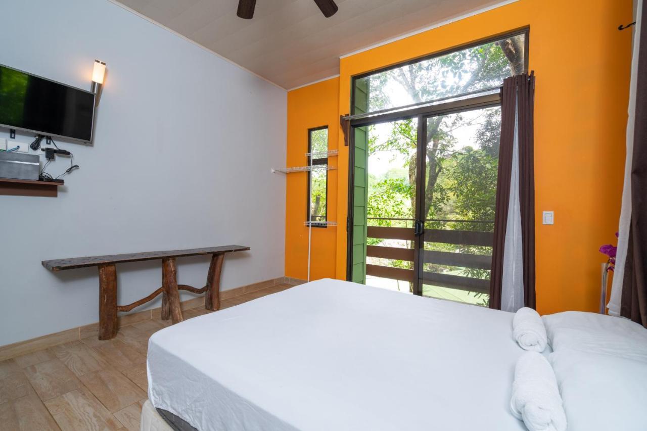 La Montanita Lodge Manuel Antonio Exterior photo